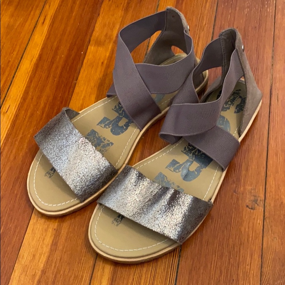 NWOT Sorel sandals